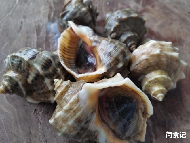 ##煮海螺时，万不可别直接下锅！老渔民这样做，煮好的海螺又鲜又嫩