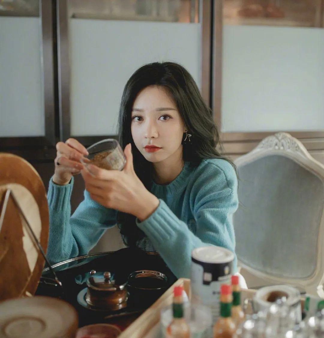 沈梦辰|沈梦辰没有刘海就像换了张脸！偏分刘海露出明朗五官，你怎么看？