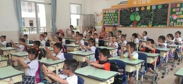 『作文』小学生“倒数第一”试卷走红，老师哭笑不得，爸妈知道后却追着打