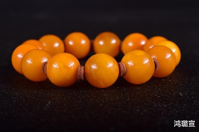 #蜜蜡#不要再犯傻买蜜蜡“雕件”佩戴了！雕刻过的蜜蜡只适合干这件事儿