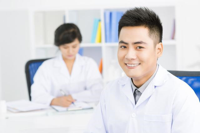 高血压|28岁医生高血压,没吃降压药,半年后血压正常!他是这样做到的!