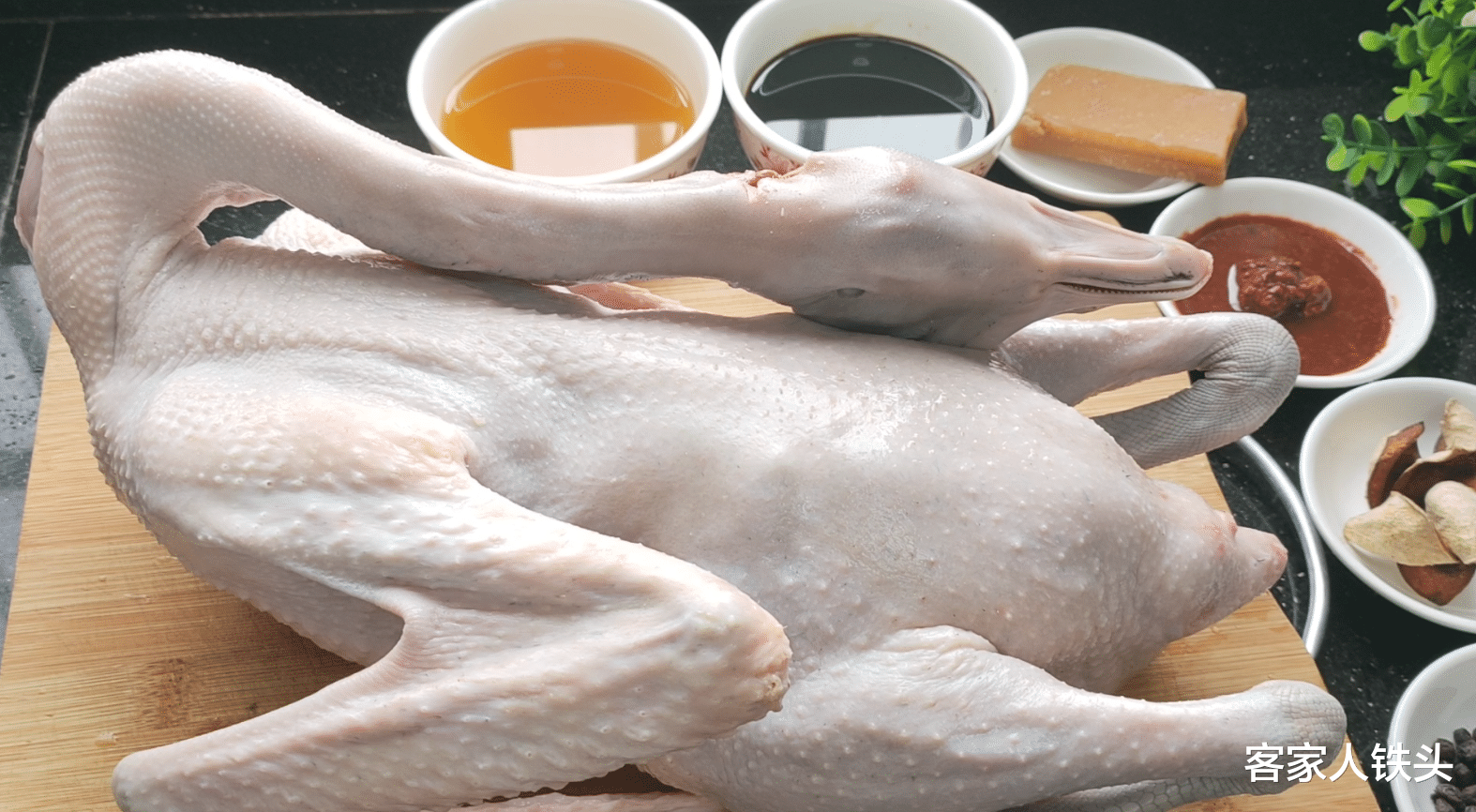 面条|广式碌鹅的家常做法，皮香肉滑，简单又好吃，一次做1大只不够吃