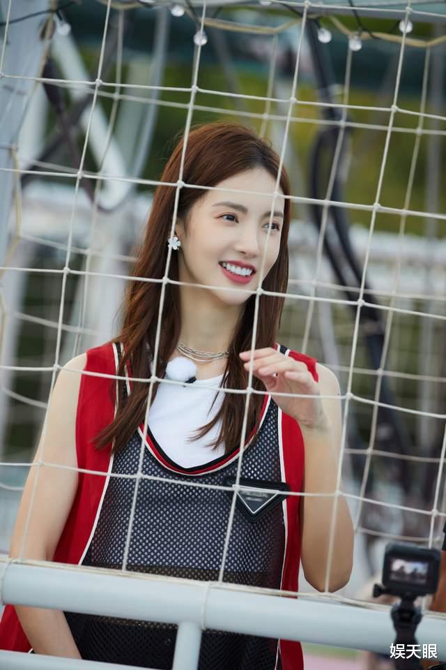 金晨|金晨真倒霉，主演恐怖片将映，宣传内容引观众不适