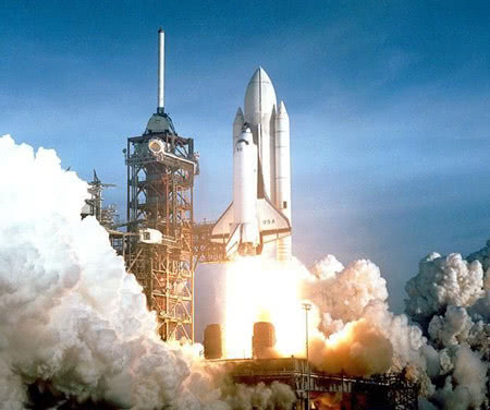 航天@美载人航天飞船遇挫，特朗普怒气冲冲离开现场，日媒感慨这下完了