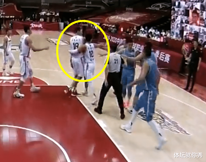 杜润旺|火爆冲突！杜润旺被激怒，要不是赵睿死死抱住，王骁辉真要挨揍了