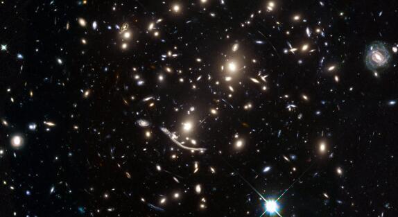 「外星人」为什么说宇宙中肯定存在着外星人？其实人类自己就是最好的证据