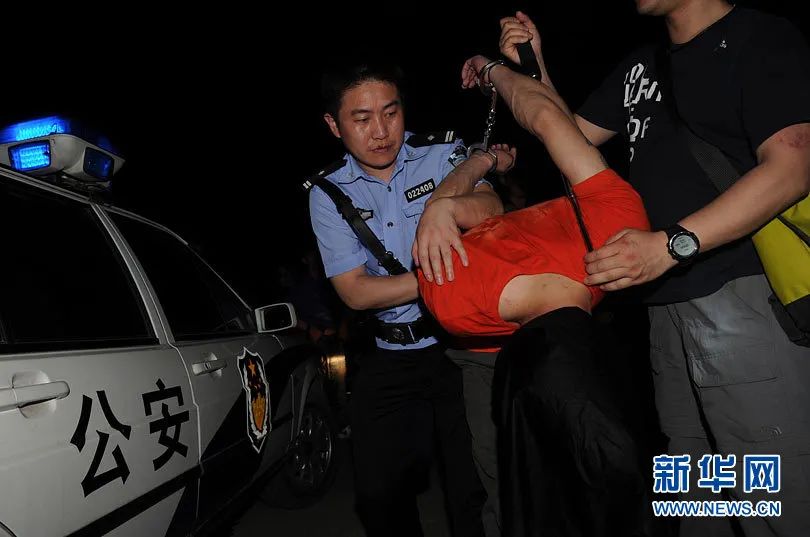 警长说事|一线警察生存法则——规则内的保持强势！