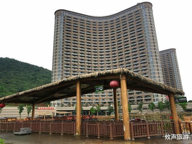 古镇|耗时4年尚未完工,太湖这个半成品景区,为什么依然游客如织?