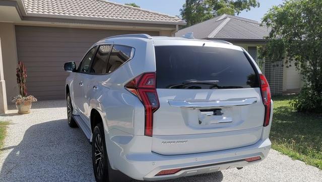 『帕杰罗劲』8天后上市，“沙漠之王”比普拉多霸气，两把锁+超选四驱，或30万