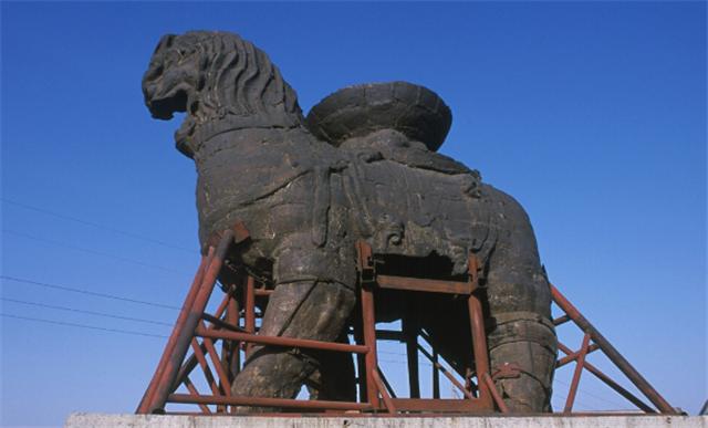 臆说古史|沧州“镇海吼”重32吨,屹立千年不倒,却倒在了专家的愚蠢建议上