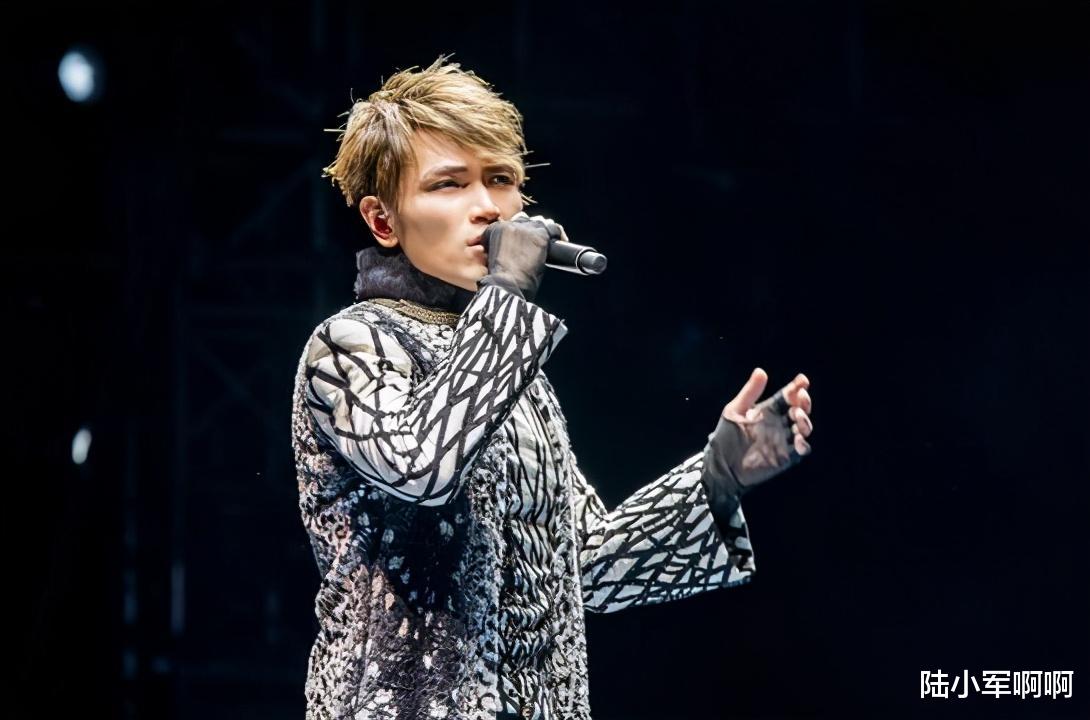 杨宗纬|他是一名歌手，开演唱会直接迟到2小时，唱歌忘词还耍大牌