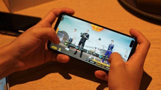 华为荣耀|最低调的华为5G旗舰,256G+40w快充+麒麟990,售价仅两千多