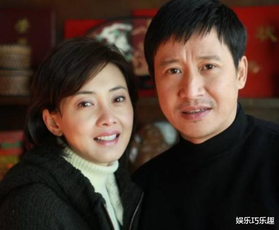 牛莉|8次登上春晚的牛莉，当红时回归家庭，看老公是谁就明白了