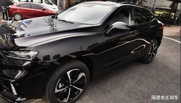 【轿跑】买不起X6就买它，年轻人的第一辆轿跑，带V8声浪，50万配置才卖18万