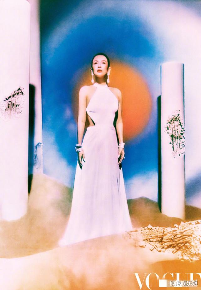 章子怡|汪峰带女儿探班章子怡，当众献吻老婆甜齁，醒宝捧五亿珠宝超淡定