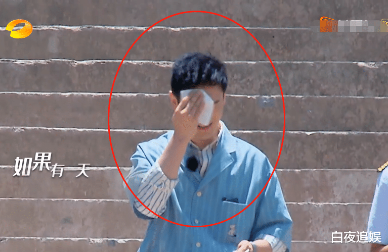 黄晓明|黄晓明“脱妆”上热搜，搬了16箱行李后，观众差点没认出来