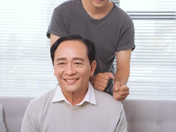 「肺癌」每年千万人确诊癌症,45岁以后,三个部位易中招,早发症状要知道