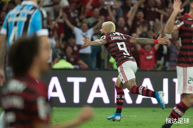 「中行」再创纪录！巴西豪门遭重创：3天确诊38人，总统却想尽快恢复比赛