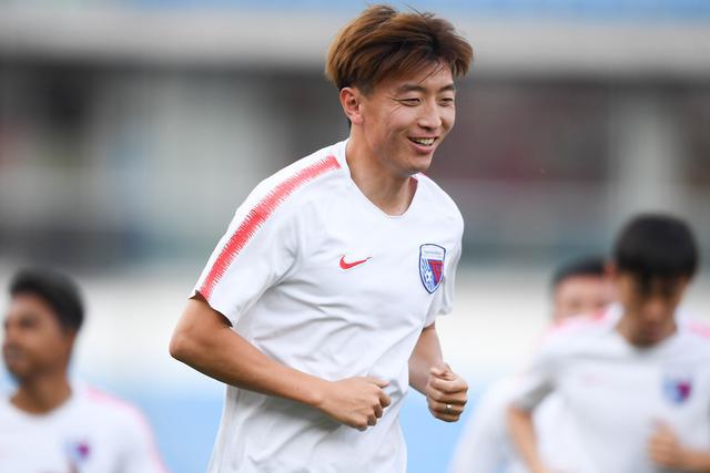 中超：中超外援或大洗牌！曝鲁能酝酿签33岁亚冠名将，曾单季10场造13球