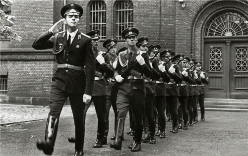 苏联|30万大军奉命撤退回国，路上走了整整5年，到边境时才知祖国没了