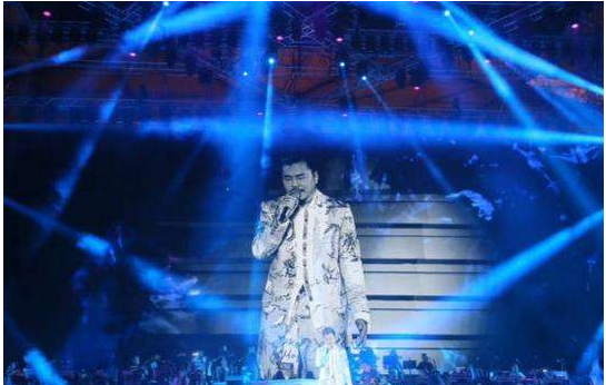 演唱会|“义无反顾”登鸟巢开唱结果悲催：演唱会亏损近千万，与老婆“抱头痛哭”！