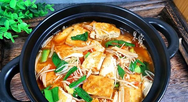 【食材】快手下饭菜，三种食材烧一烧，咸鲜开胃无肉也抢手，又光盘了