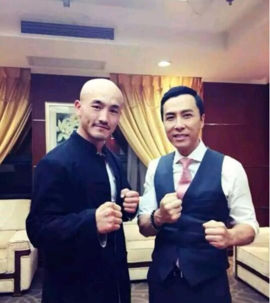 「迈克·泰森」一龙悬了! 泰森公布最新训练视频, 速度力量惊人, UFC小鹰都叹服