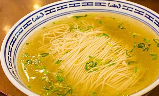 排骨@为什么面馆里的面汤不混浊，而自己家做的面，汤里面都是面粉？