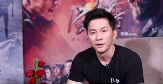 李晨■?李晨苦追她9年未果，转身嫁给小4岁老公，如今却被宠成公主