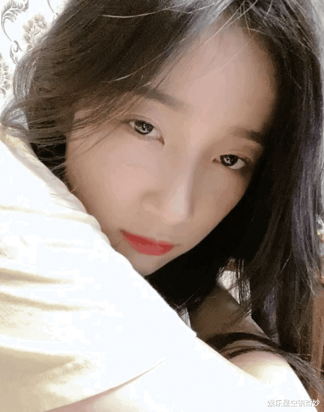 创造101@当初在《创造101》被评F，后被吴亦凡宋茜当成宝，今美到不敢认