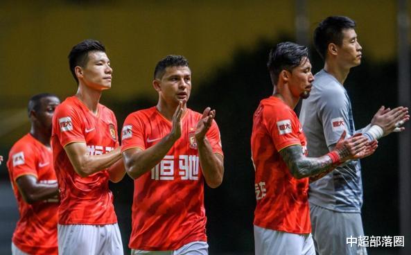 『广州恒大』82分钟绝杀!恒大2-1拒绝中甲队爆冷,25岁大将爆发,高拉特失点