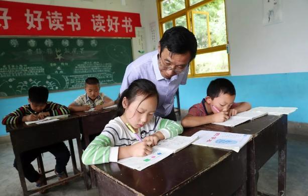 教育部@?教育部发布最新通知：农村学生有福了，家长看后沸腾了，网友：支持