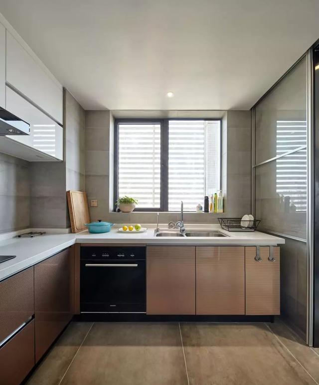 185㎡现代简约，简单的空间，也有高档的气质！