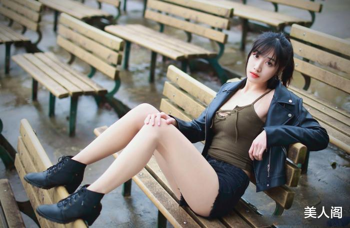 美人阁 哥们忍着吧，谁让你没车呢？哈哈