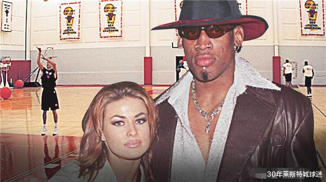 【迈克尔·乔丹】乔丹纪录片收视率下降,已坠机的科比即将“复活”救场,球迷期待