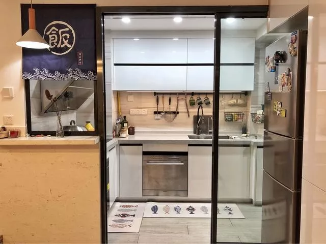 @一进门就迷住了！玄关鞋柜“一面墙”，最满意厨房，漂亮实用！