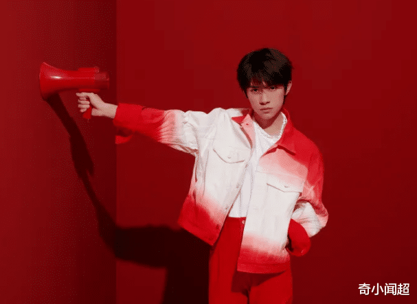 「数学」易烊千玺高考成绩怎么样呢？数学100，但看到英语得分：英语老师头疼