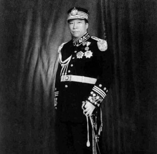 『杨虎城』西安事变后，蒋介石为何能囚禁张学良，却不敢动杨虎城？