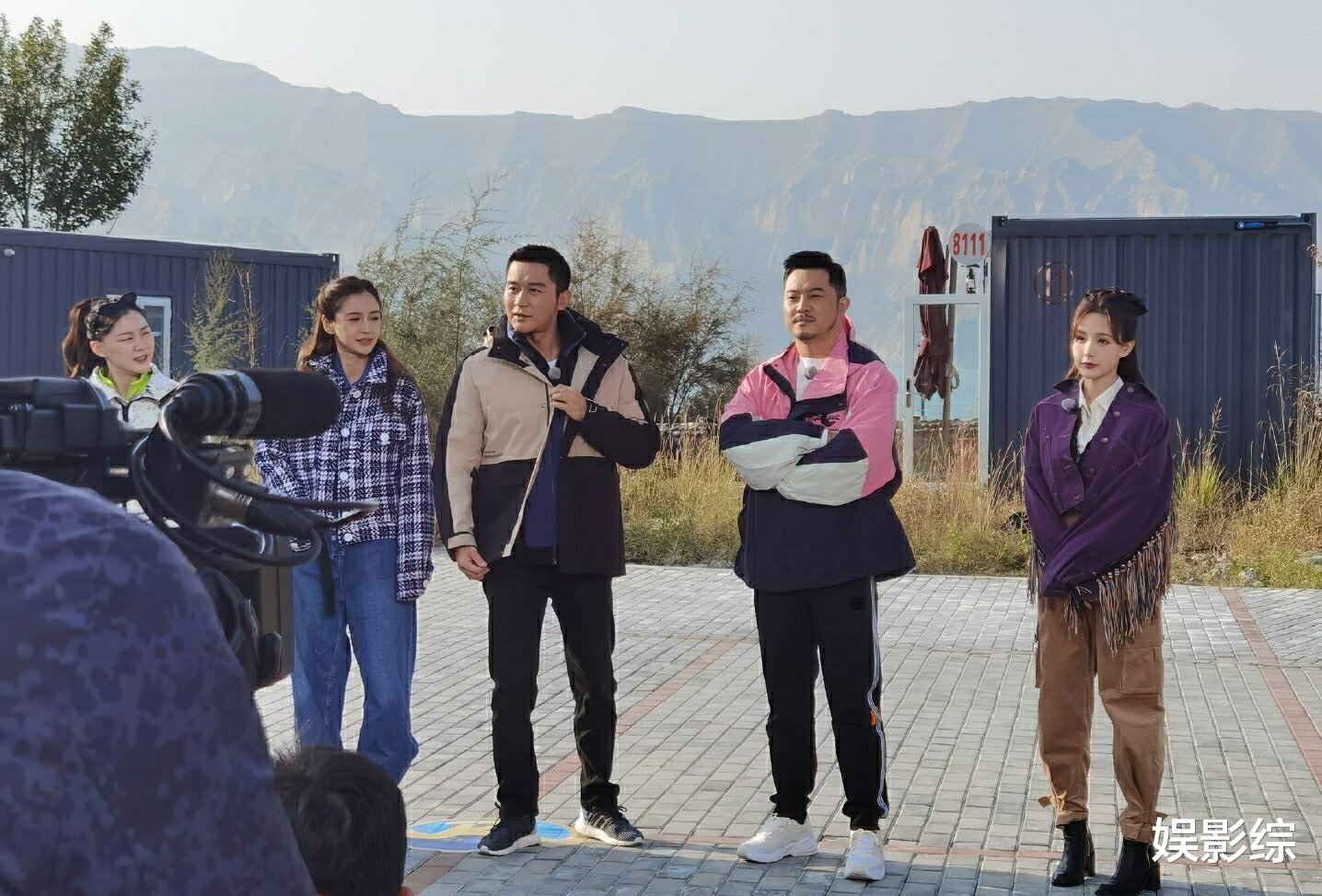 奔跑吧兄弟|偶像包袱这么重！录制《奔跑吧》还穿高跟鞋，真不怕自己受伤