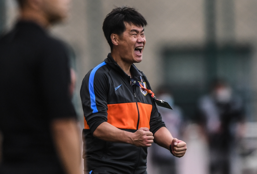 山东鲁能|这就是李霄鹏的底气，鲁能替补12人阵容豪华，球迷：妥妥一套首发