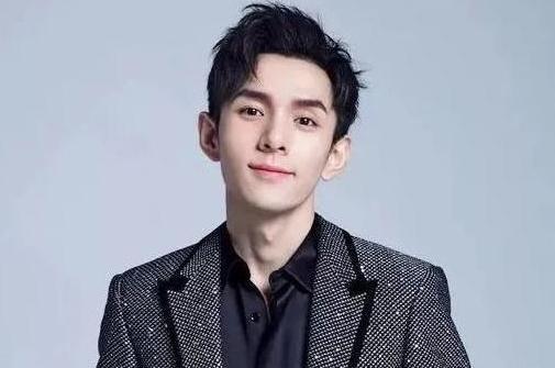 面膜 怀孕后的唐艺昕有多美呢?晒出“续命”面膜,李佳琦:堪称国货之光!