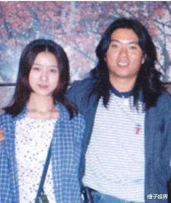 筠子▲高晓松结婚之后，27岁的筠子一袭红衣上吊自杀，留下了几句话遗书