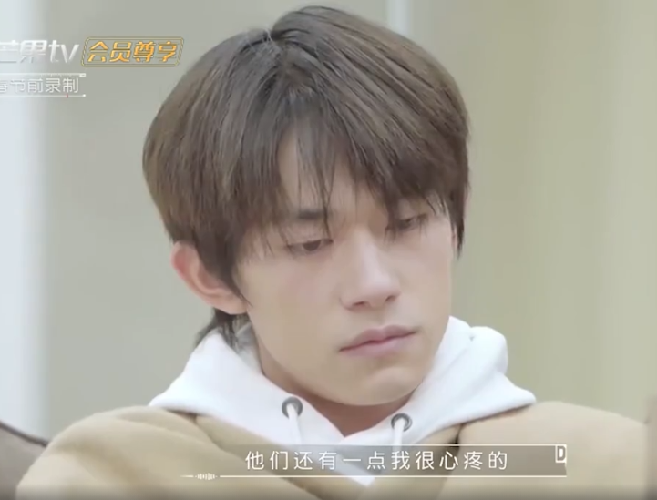 「易烊千玺」易烊千玺独自承受压力，却不跟小凯小源倾诉，说出原因：让人心疼