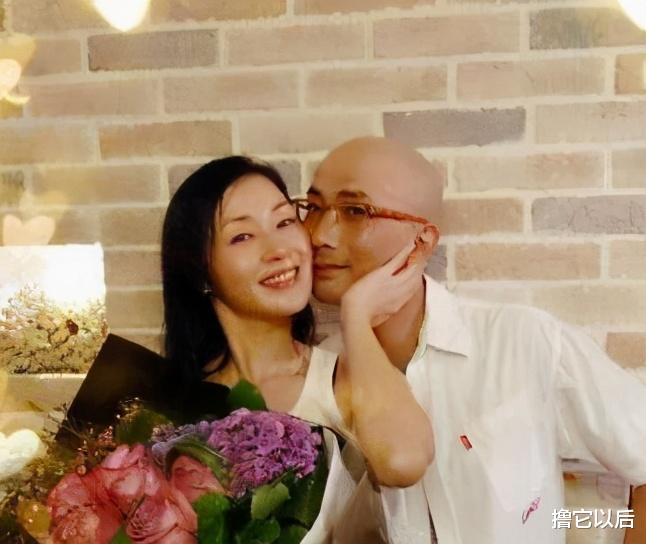 万绮雯|50岁万绮雯近照曝光，身材肌肤似25岁，网友：喝露水长大的吗？