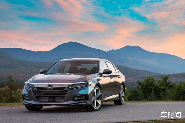 本田雅阁■换代后的雅阁、天籁和凯美瑞谁最成功？一个不愁卖，一个卖不动