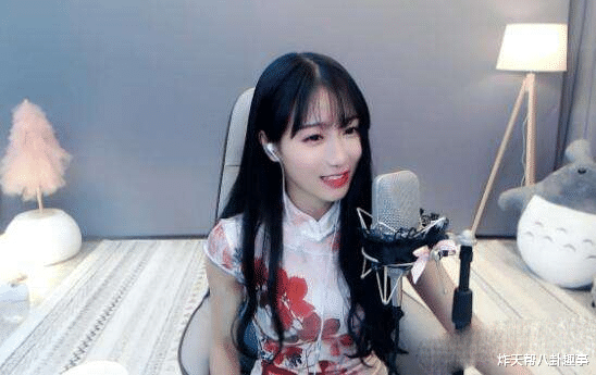 『斗鱼』斗鱼超人气舞姬开撕，苏恩被反诉收土豪40w还不满足，爆料不断！