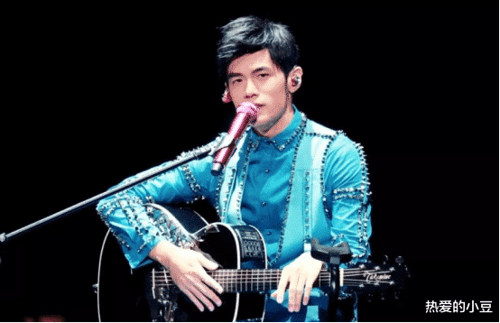 娱乐圈:国内从不混娱乐圈的歌手,也不宣传演唱会,却总是一票难求!