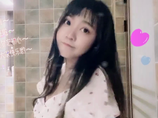 [小团团]小团团人气突破4000万，答应粉丝露脸舞蹈，网友：颜值圈粉了！