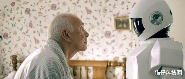 迅雷|“女性机器人”为何受欢迎?用户:不仅逼真,3大功能比真人好用