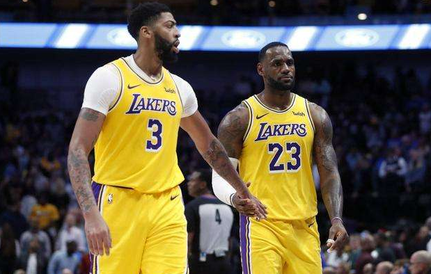 【湖人队】湖人欲组4巨头？字母哥都不放过，湖人放出话：薪金在所不惜